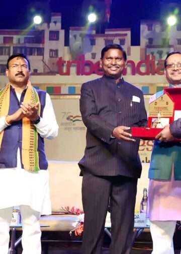 Union Minister for Tribal Affairs Arjun Munda at the closing ceremony of AadiMahotsav at Dilli Haat