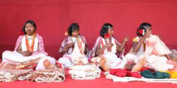 Mankidia Kondh Tribeswomen in Bhubaneswar's Adivasi Mela - The Indian Tribal