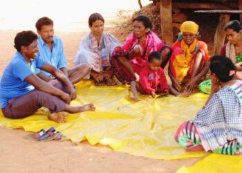 'International Immunization Week' (April24-30) - Tarenga (extreme left) counseling people)