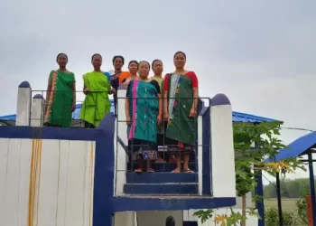 बालिसोर्डोलोनी गांव की आदिवासी महिलाएं