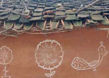 The Indian Tribal Culture and Art | पशु और पक्षी इस पेंटिंग के सामान्य विषय हैं