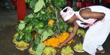 The Indian Tribal | Karma Puja, Pahan performing Karam Puja In Akhra