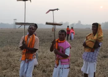 आदिवासी, अनुसूचित जनजाति | फसल के मौसम के दौरान प्रकृति के तत्वों के प्रति कृतज्ञता दिखाने के लिए तिवा समुदाय का लोक नृत्य