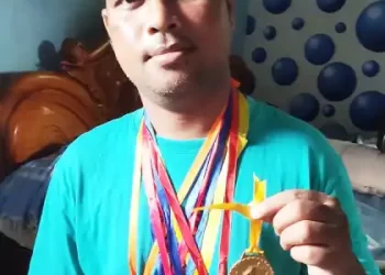 Artist Chhokendra Hembrom - The Indian Tribal